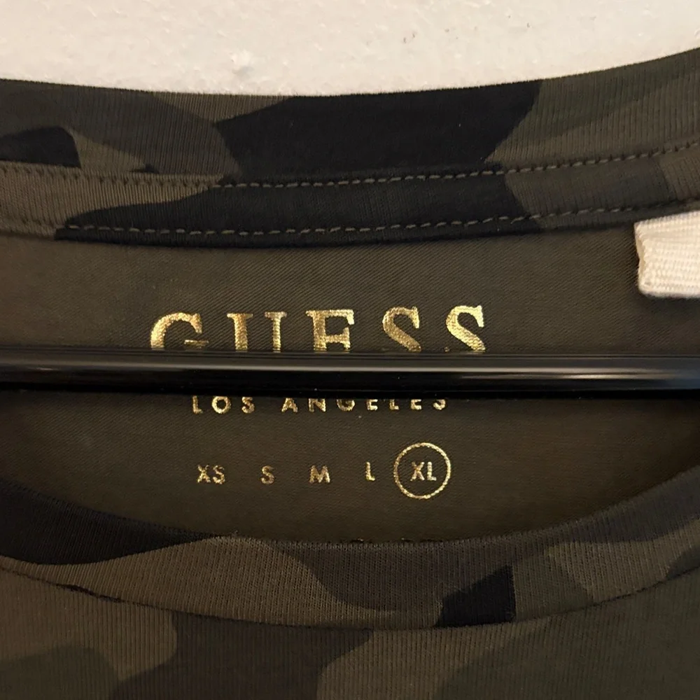 GUESS Camouflage Short Sleeve Tee - Picture 3 of 3